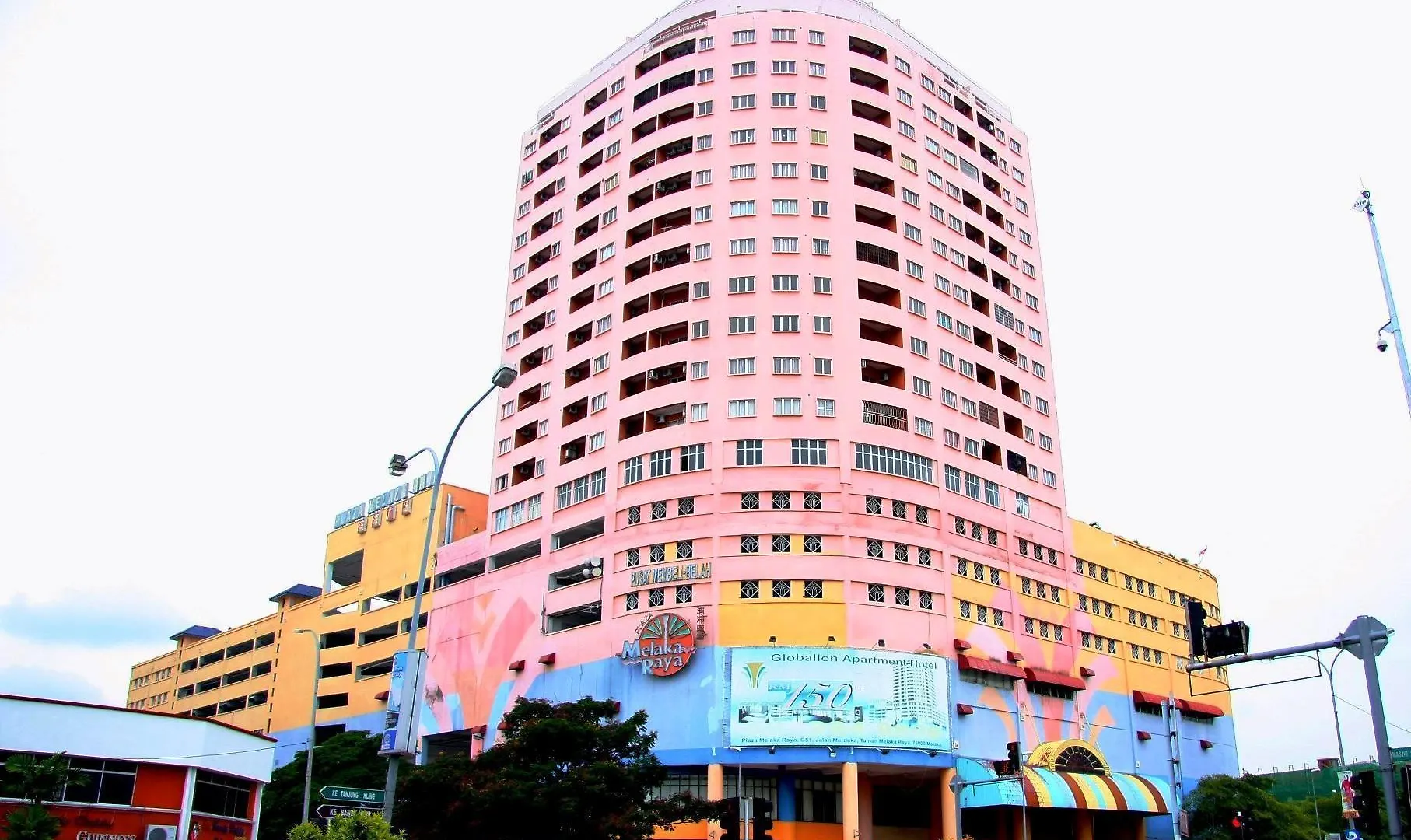 Globallon Hotel Apartment location